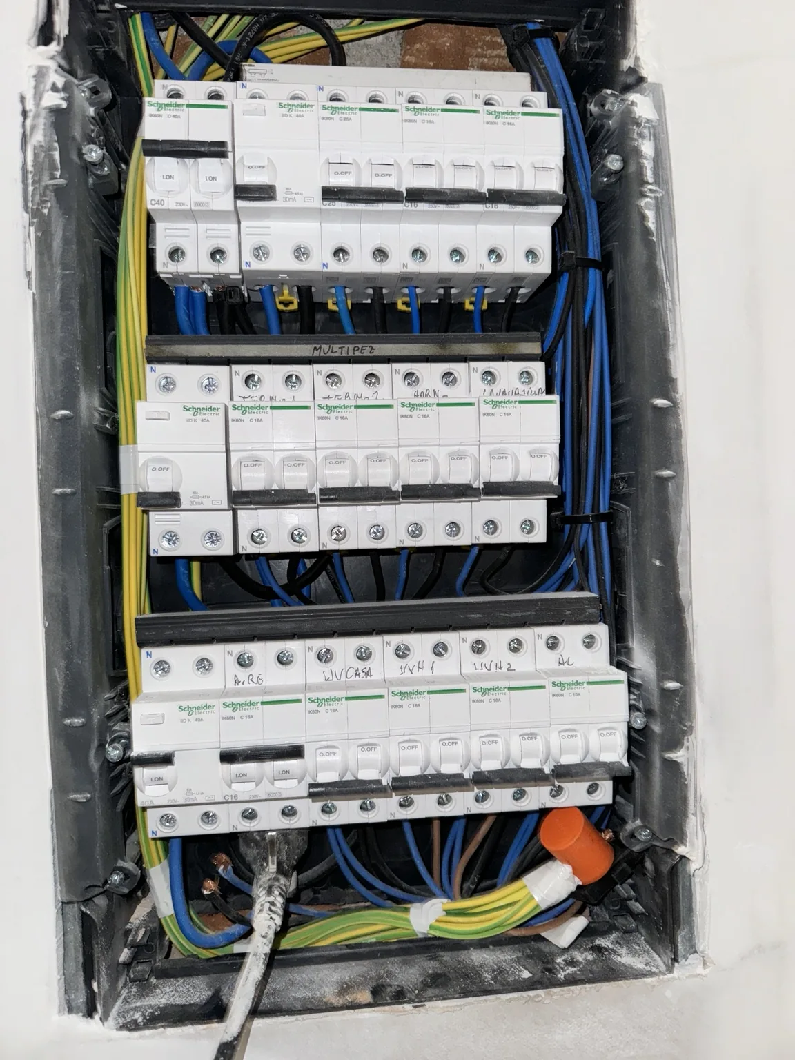 Cuadro eléctrico residencial de gran capacidad realizado por ASR Electricidad