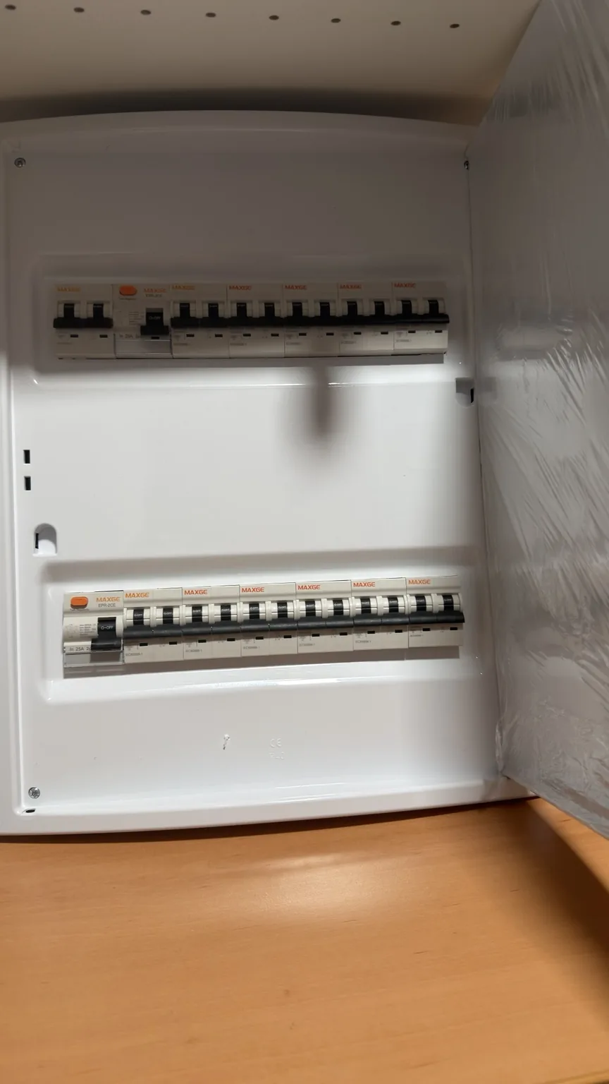 Cuadro eléctrico para local u oficina realizado por ASR Electricidad